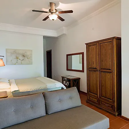 Vino Bed and Breakfast *